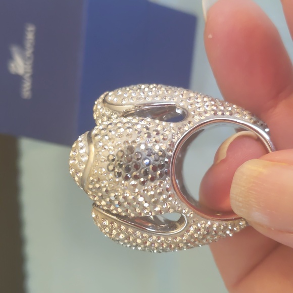 Swarovski Large Silver Flower Ring - Picture 5 of 15